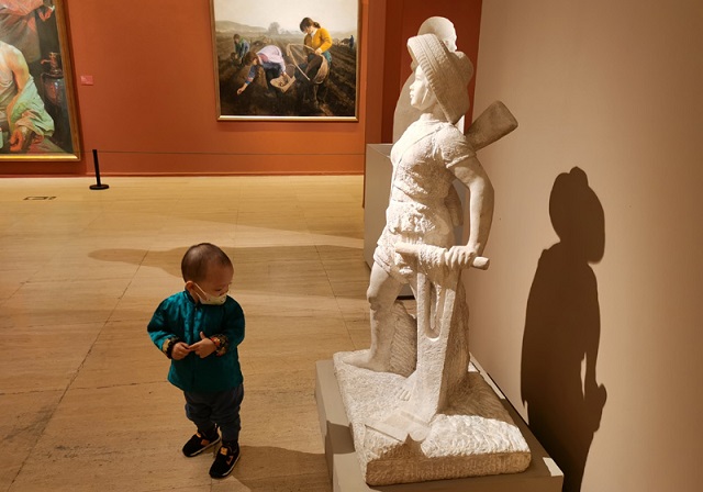 過新年，中國美術(shù)館為觀眾送“?！? width=