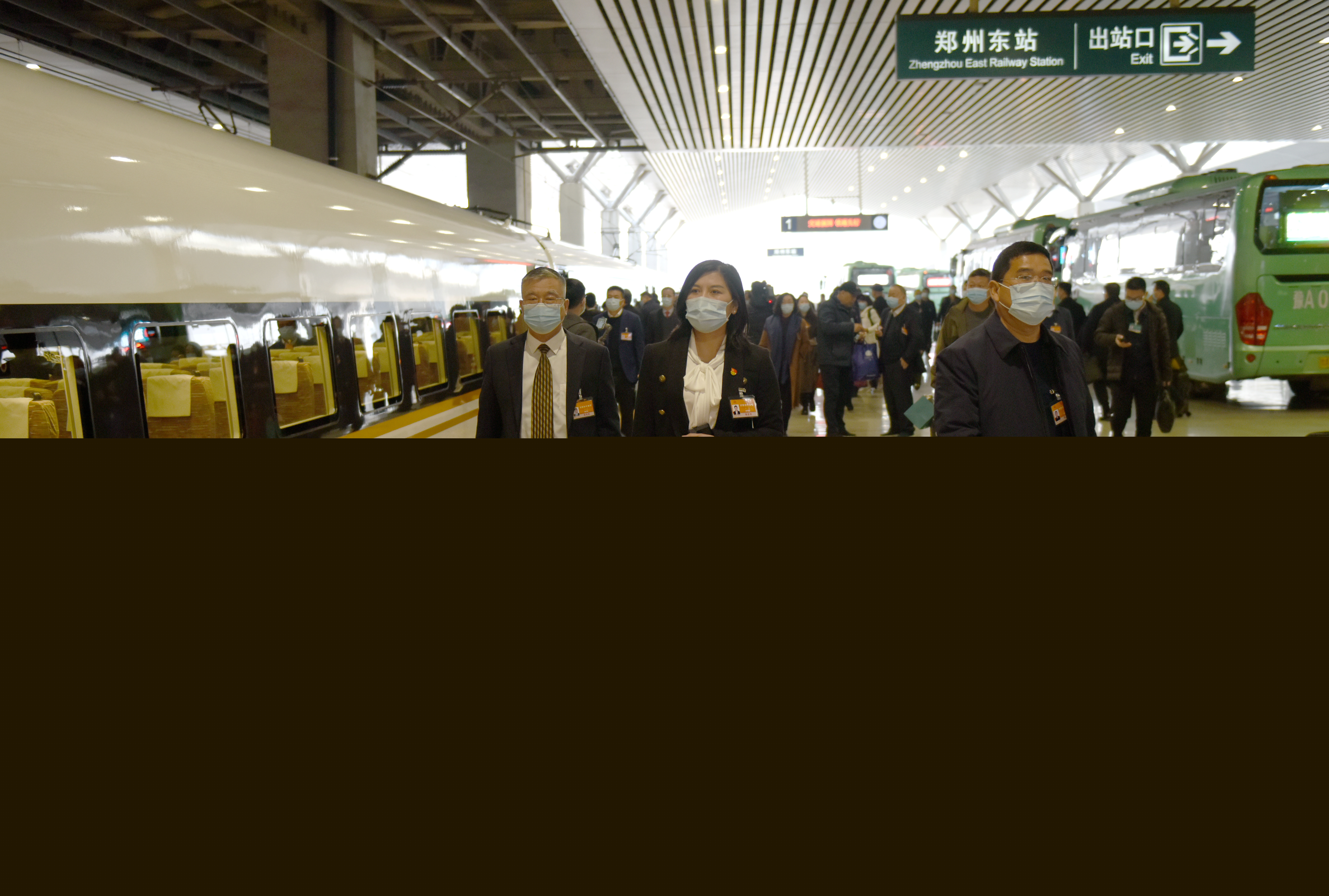 駐豫全國人大代表啟程赴京 參加十三屆全國人大四次會(huì)議