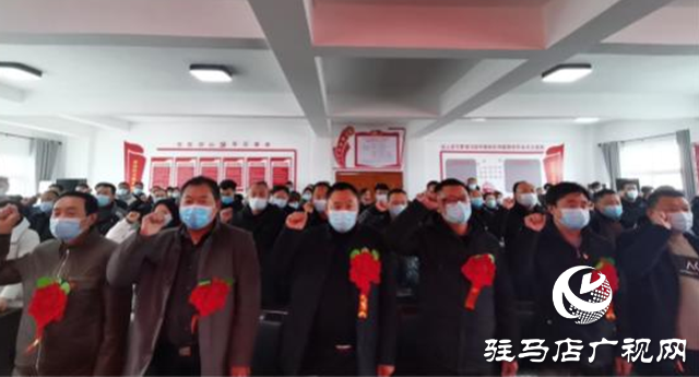 上蔡縣蘆崗街道舉行社區(qū)“兩委”新任干部就職暨離任干部榮退儀式