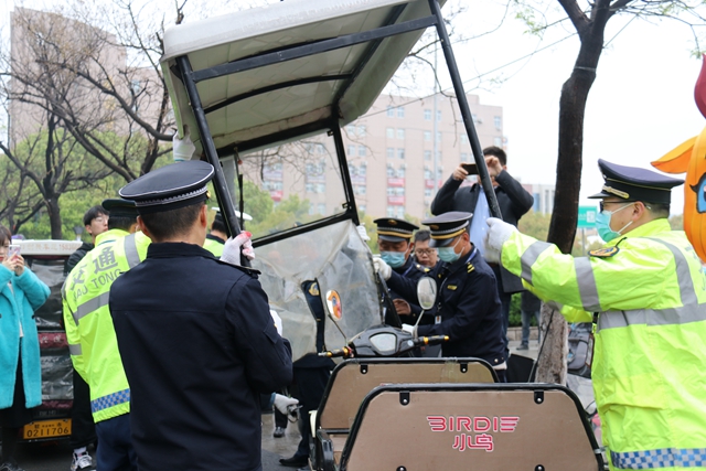 駐馬店市中心城區(qū)電動(dòng)車整治第一天，有人被罰！