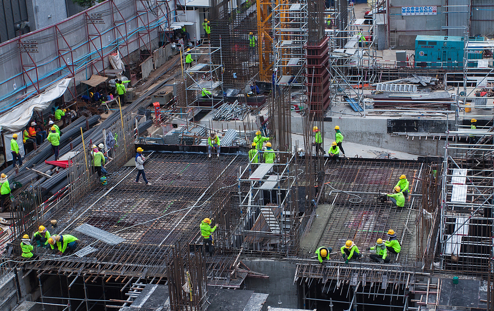 駐馬店西班牙小鎮(zhèn)三期、四期高層全線施工，年底交房！