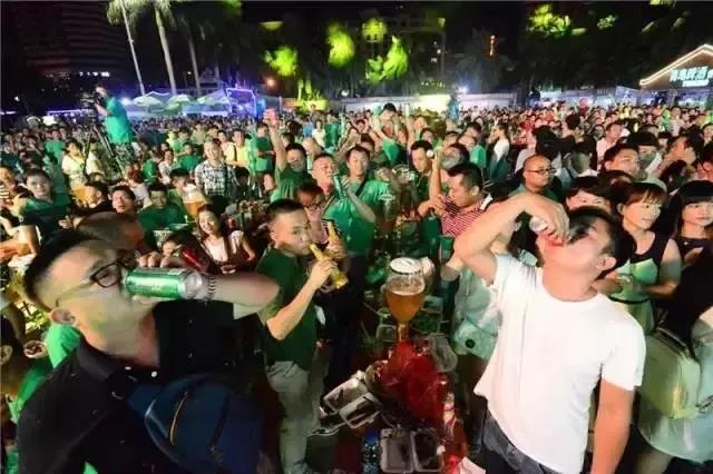 萬(wàn)瓶啤酒免費(fèi)喝，美食音樂(lè)趴熱辣來(lái)襲！一起High啤起來(lái)！