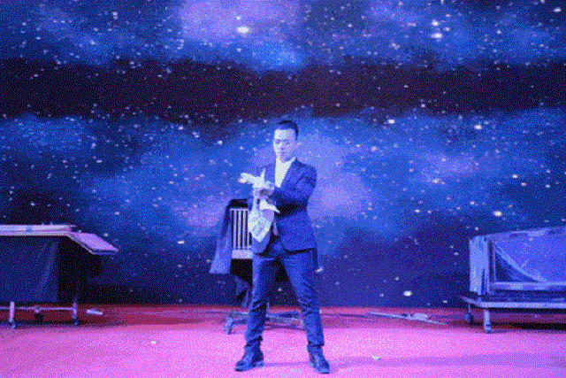 萬(wàn)瓶啤酒免費(fèi)喝，美食音樂(lè)趴熱辣來(lái)襲！一起High啤起來(lái)！