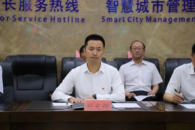 駐馬店市政府副秘書長劉光輝現(xiàn)場(chǎng)接聽12345