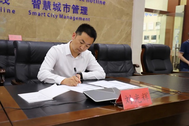 駐馬店市政府副秘書長劉光輝現(xiàn)場(chǎng)接聽12345