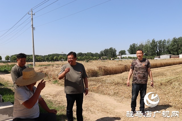 汝南縣板橋鄉(xiāng)“三夏”督導(dǎo)宣傳秸稈禁燒