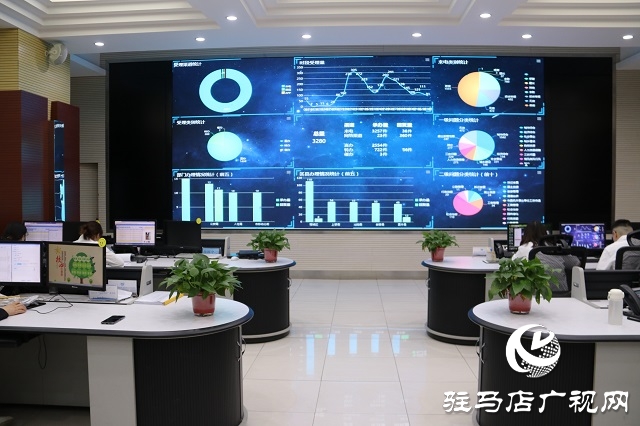 駐馬店市政府副秘書長賈守峰接聽12345便民熱線