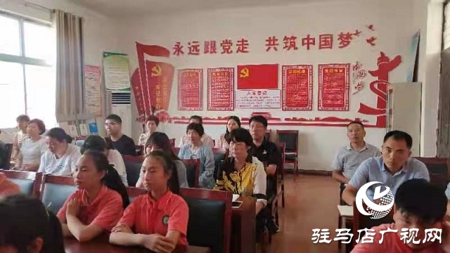 西平縣柏城鎮(zhèn):愛(ài)國(guó)思想政治課走進(jìn)學(xué)校課堂