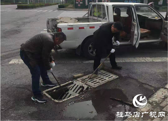 駐馬店:更換井蓋消除隱患守護市民“腳下安全”