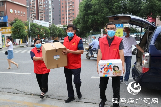 駐馬店:七旬夫婦抗疫情獻愛心傳遞正能量