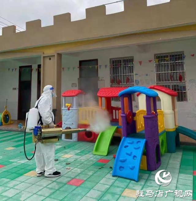 西平縣應(yīng)急救援協(xié)會(huì):對(duì)校園防疫消殺 筑牢師生開(kāi)學(xué)防護(hù)墻