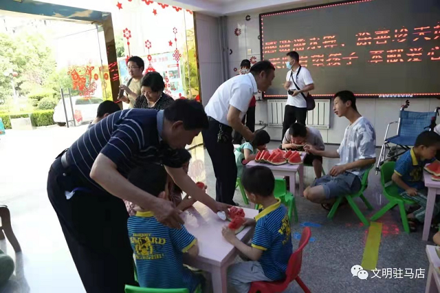 駐馬店:“好人夫婦”癡心公益