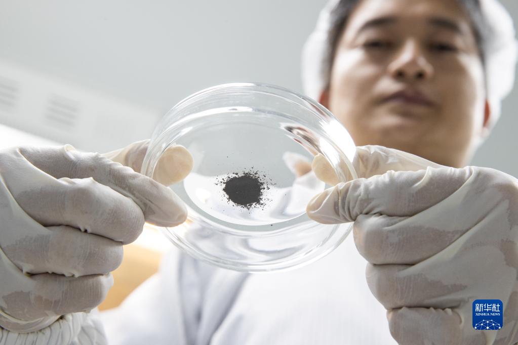 新華全媒+|嫦娥五號(hào)月球樣品最新研究成果發(fā)布 刷新月球演化傳統(tǒng)認(rèn)知