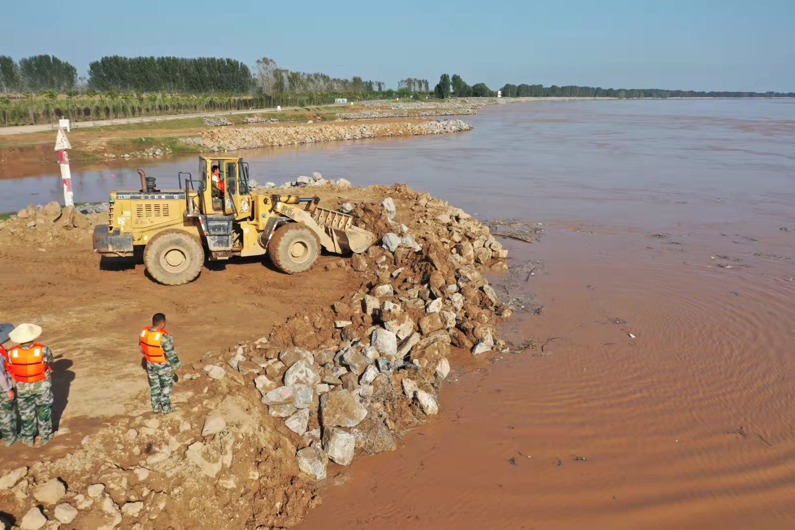 黃河洪水進(jìn)入退水期出險(xiǎn)率高，秋汛防御仍要提高警惕