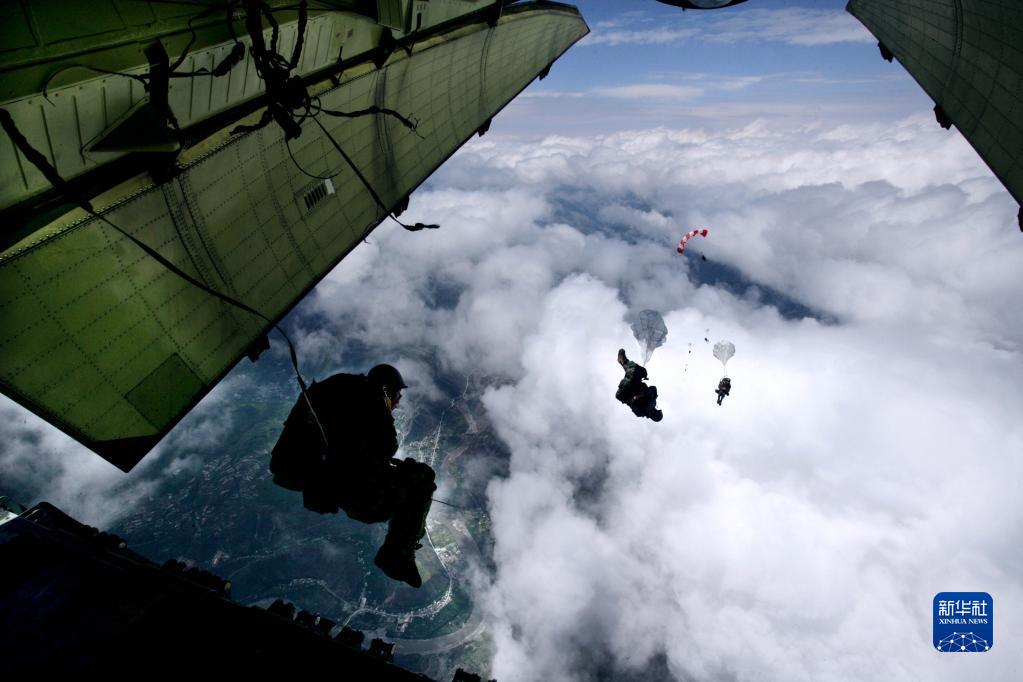 聆聽歷史回響 闊步新的長(zhǎng)征——寫在紅軍長(zhǎng)征勝利85周年之際