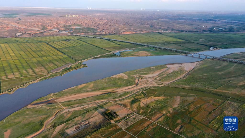 大河奔涌，奏響新時代澎湃樂章——習近平總書記考察黃河入?？诓⒅鞒终匍_深入推動黃河流域生態(tài)保護和高質(zhì)量發(fā)展座談會紀實