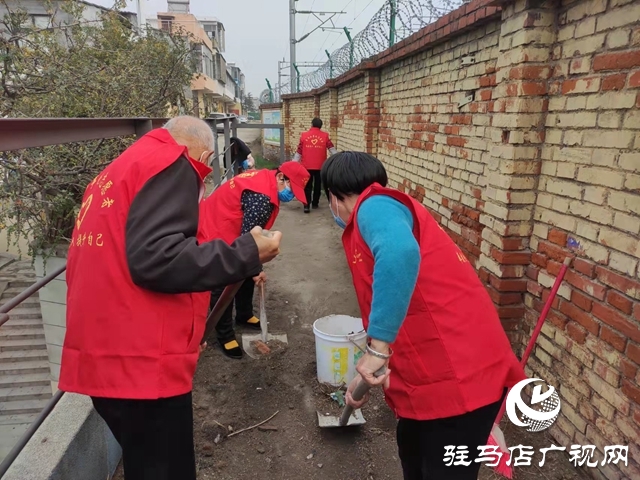 駐馬店:熱心老人義務(wù)勞動(dòng)助力創(chuàng)文