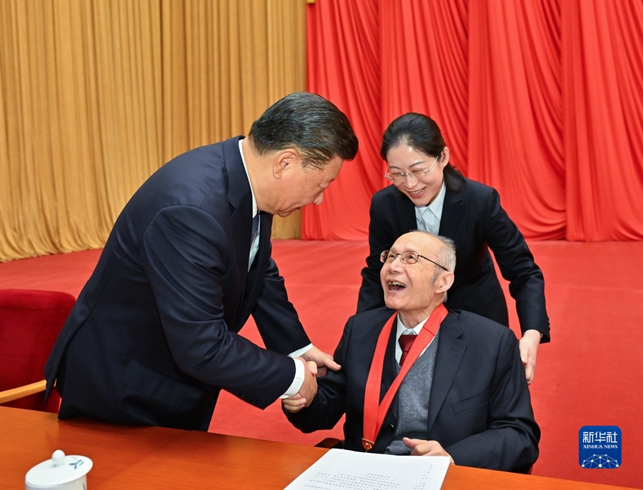 中共中央國(guó)務(wù)院隆重舉行國(guó)家科學(xué)技術(shù)獎(jiǎng)勵(lì)大會(huì) 習(xí)近平出席大會(huì)并為最高獎(jiǎng)獲得者等頒獎(jiǎng)