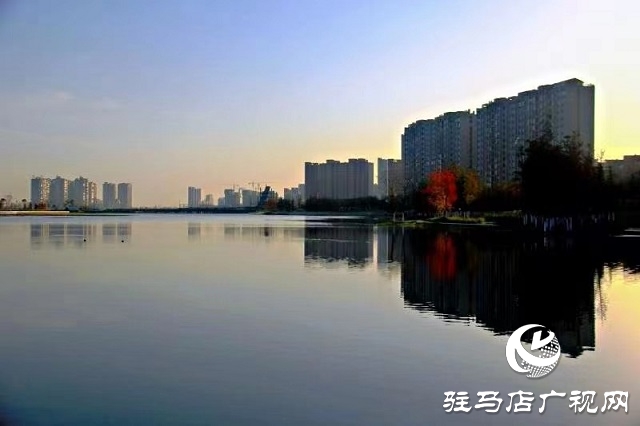 冬日初始時(shí) 暖陽(yáng)耀天中