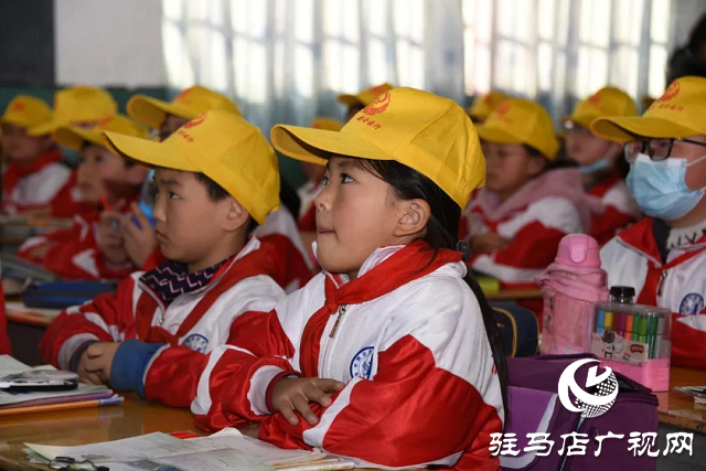 平輿縣公安交警部門開(kāi)展交通安全進(jìn)校園活動(dòng)