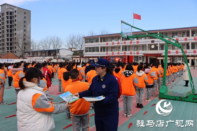 正陽(yáng)縣消防救援大隊(duì)開展“我為群眾辦實(shí)事·消防宣傳進(jìn)校園”活動(dòng)