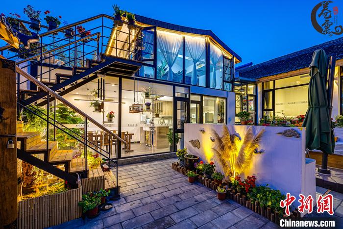 再次就地過年，年輕人算是把新年味整明白了！