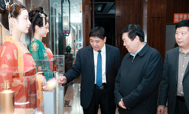 豫醬一號(hào)品牌推介會(huì)暨核心客戶鑒賞會(huì)首站盛啟泌陽縣