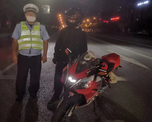 百日行動 | 駐馬店交警嚴查&ldquo;飆車炸街黨&rdquo; ！