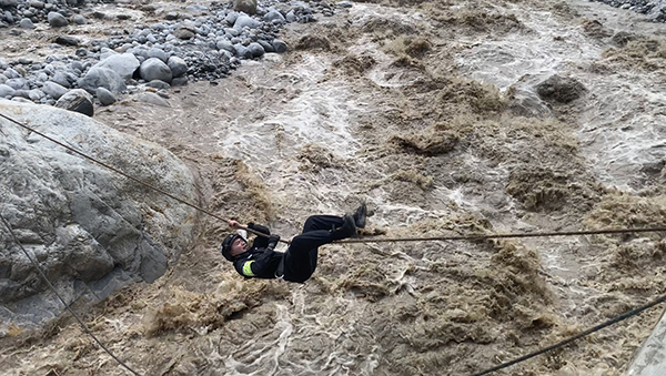 一心聽號(hào)令 一身硬骨頭 一切為打贏