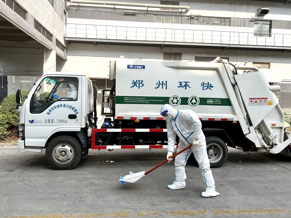 直擊鄭州富士康一線丨清潔衛(wèi)士來增援了，整潔的家在歸來