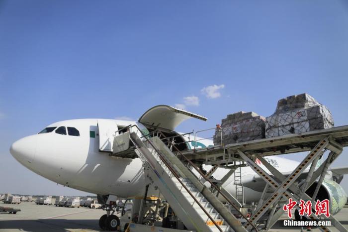 盧森堡首相:盧中“空中絲路”是雙邊合作支柱之一