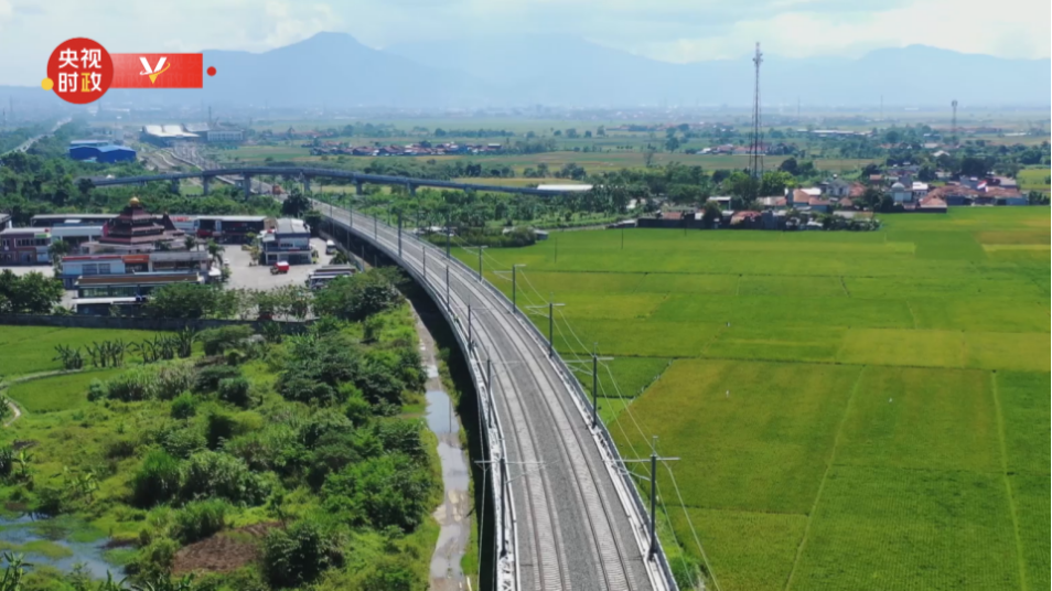 時政微紀(jì)錄丨鋪就幸福軌 提供加速度——習(xí)近平和佐科共同觀摩雅萬高鐵試驗運行