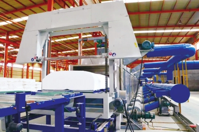 疫情三年，有企業(yè)未停產(chǎn)一天，計劃增加生產(chǎn)線 生產(chǎn)沒“停擺”過 他們靠啥往前沖？