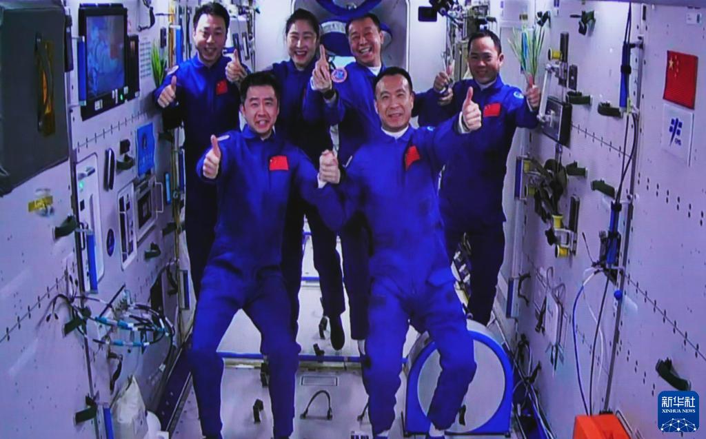 鐘華論：讓明天的中國更美好——2023年新年獻(xiàn)詞 