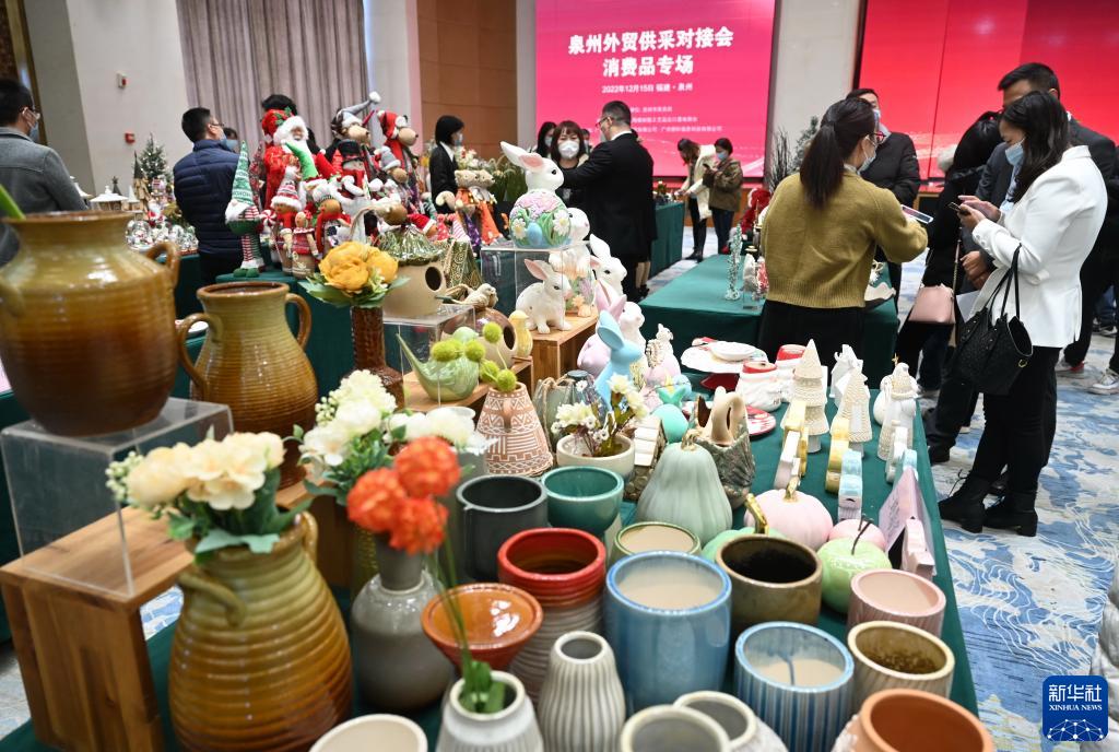 鐘華論：讓明天的中國更美好——2023年新年獻(xiàn)詞 