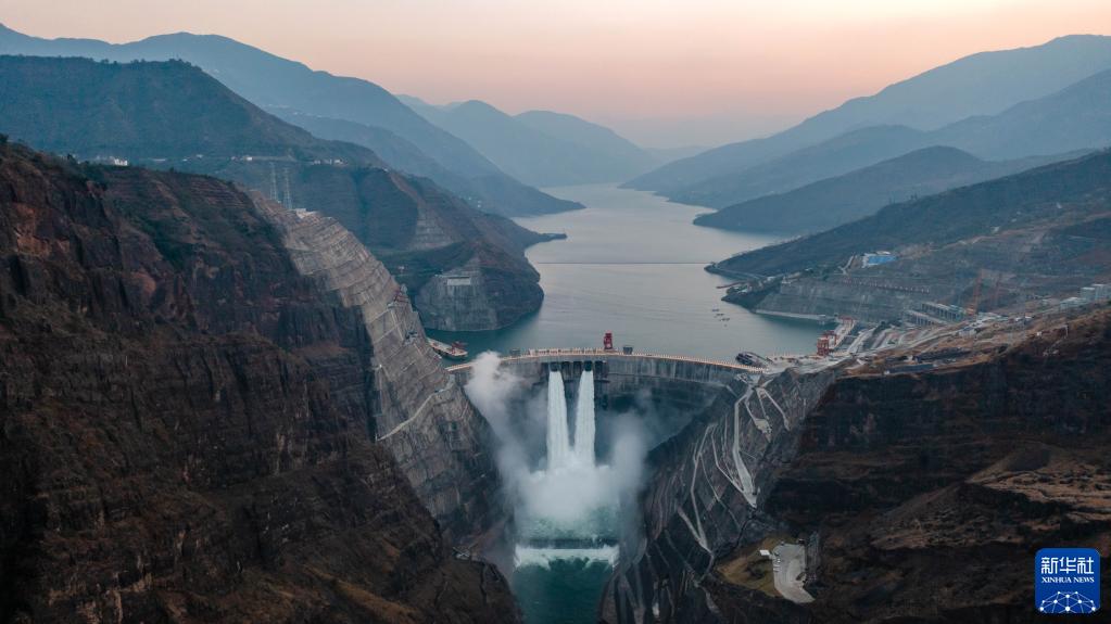 鐘華論：讓明天的中國更美好——2023年新年獻(xiàn)詞 