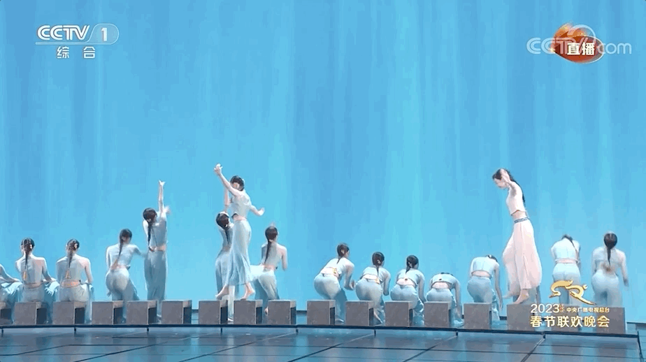 全網(wǎng)刷屏！兔年春晚這10個(gè)瞬間，絕美！
