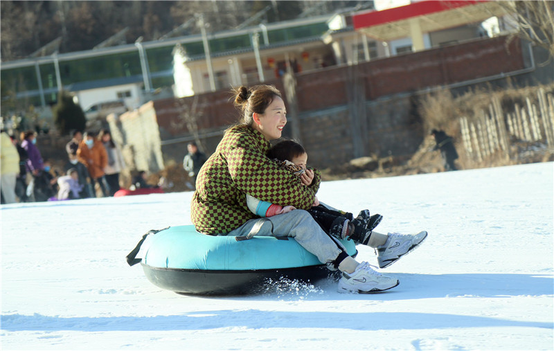 何言:沃野千里繪新圖