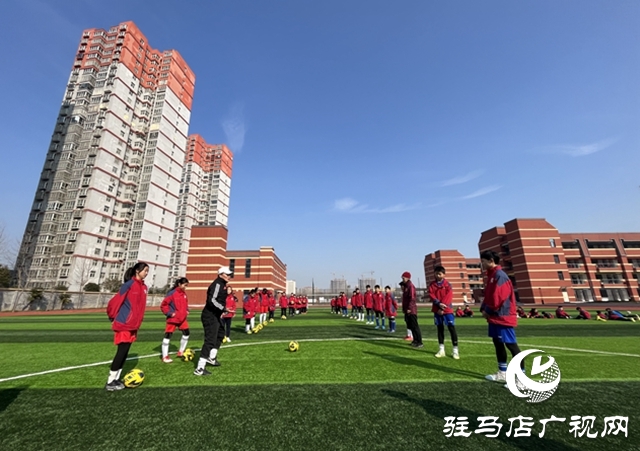 &ldquo;奔跑吧&bull;少年&rdquo;冠軍進(jìn)校園活動走進(jìn)駐馬店實(shí)驗(yàn)小學(xué)