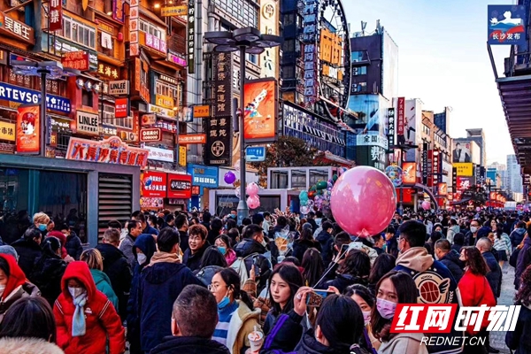 奮進的春天丨大力實施擴大內需戰(zhàn)略