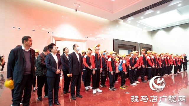駐馬店實(shí)驗(yàn)小學(xué)開(kāi)展“緬懷革命先烈 傳承紅色基因”清明祭掃活動(dòng)