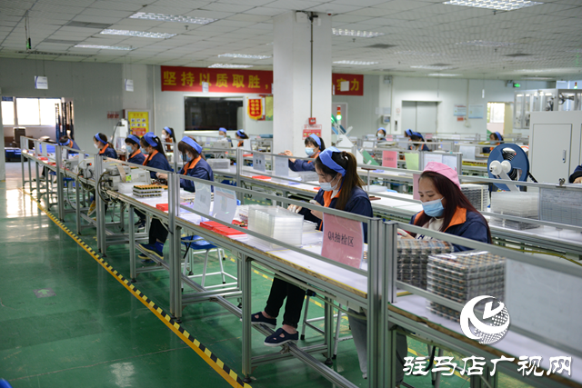 泌陽縣：筑巢引鳳帶火&ldquo;微工廠&rdquo;實(shí)現(xiàn)雙利雙收