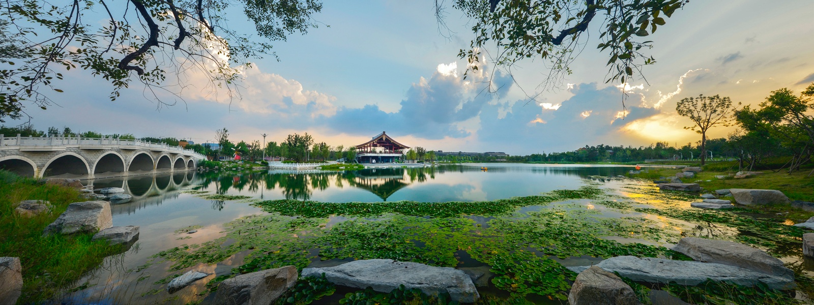 探索內(nèi)陸開(kāi)放發(fā)展新路徑，鄭州航空港這些經(jīng)驗(yàn)值得借鑒｜2023港區(qū)這樣拼經(jīng)濟(jì)⑤