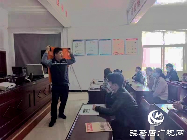 人民街道中山社區(qū)開展消防安全知識宣講活動