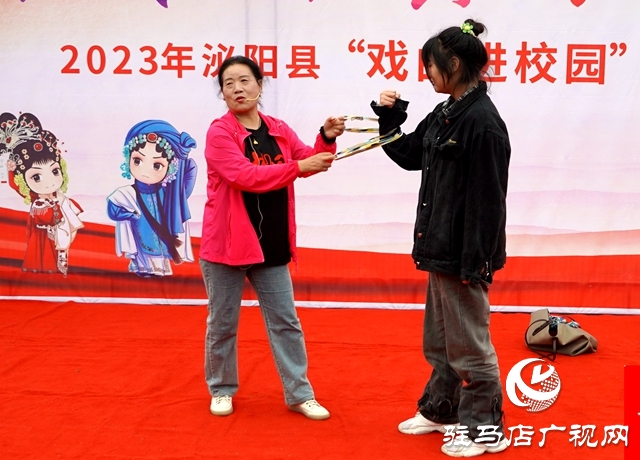 泌陽縣&ldquo;戲曲進校園&rdquo;活動走進泌陽中學