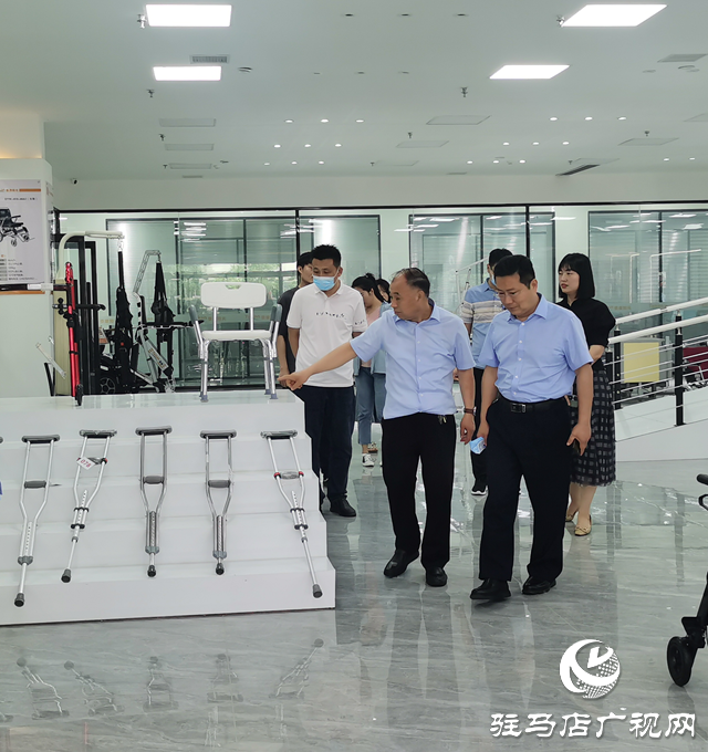 駐馬店市政協(xié)黨組成員張銀良等深入泰康陽(yáng)光調(diào)研康復(fù)輔具生產(chǎn)情況