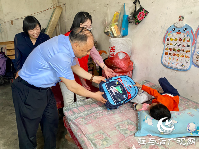 駐馬店市政協(xié)黨組成員張銀良走訪慰問(wèn)困難殘疾兒童