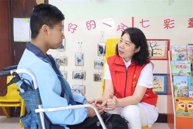 快樂六一 健康&ldquo;童&rdquo;行&mdash;&mdash;白衣天使走進(jìn)兒童福利院送溫暖