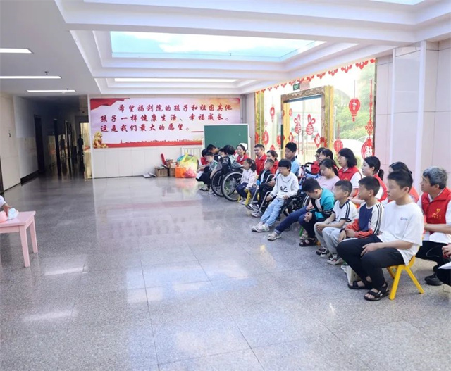 快樂六一 健康&ldquo;童&rdquo;行&mdash;&mdash;白衣天使走進(jìn)兒童福利院送溫暖