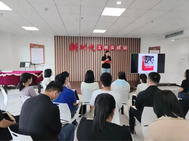 追隨總書(shū)記足跡 書(shū)寫(xiě)青春華章——駐馬店市紀(jì)委監(jiān)委機(jī)關(guān)五月開(kāi)展“每月一主題”讀書(shū)分享活動(dòng)